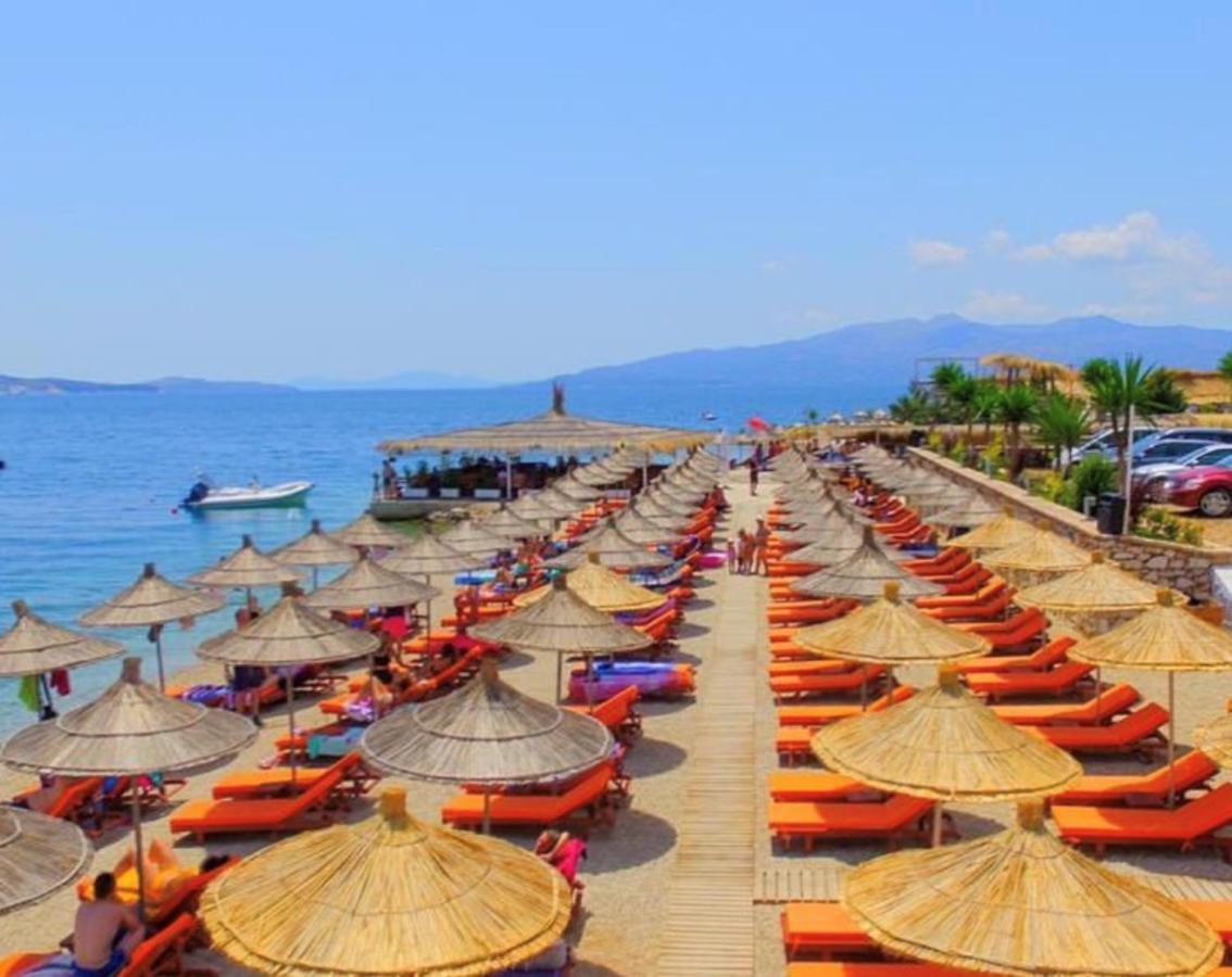 Luxury King And Queen Apartment For Royal Holiday Sarandë Buitenkant foto