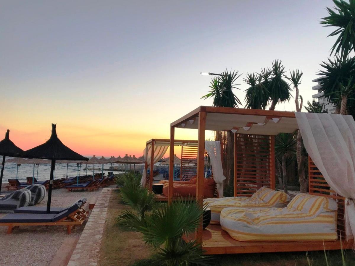 Luxury King And Queen Apartment For Royal Holiday Sarandë Buitenkant foto